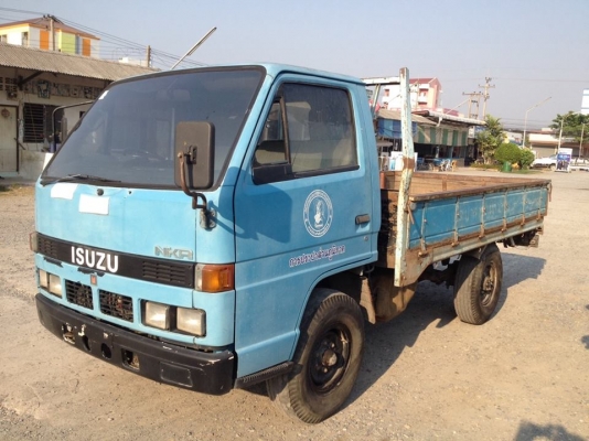 อีซูซุ NKR พร้อมใช้งาน