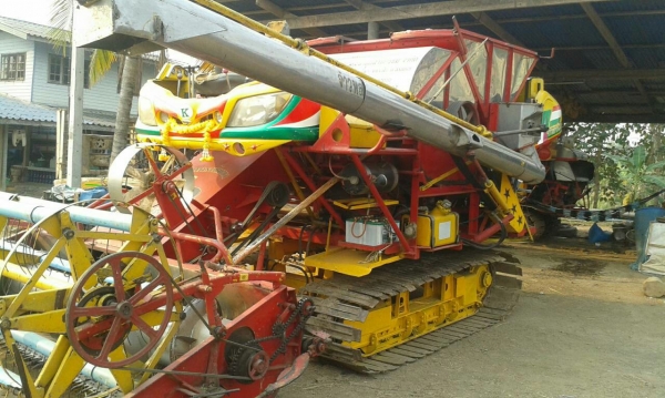 ขายรถเกี่ยวข้าวเจ้าช้างไวไฟ 780,000 ต่อรองครับ