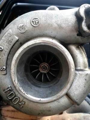 ขายเทอร์โบTD04 พร้อมเขา ใส่เครื่อง4d56สภาพสวยพร้อมใช้