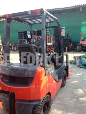 ขายรถโฟล์คลิฟท์ โตโยต้า 8FG15 เสาสูง 3 ม. จากประเทศญี่ปุ่น