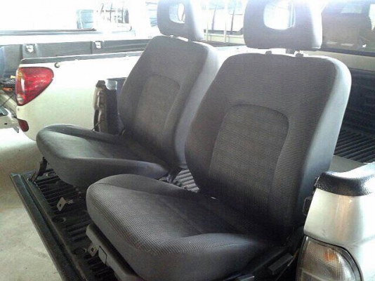 ขายเบาะคู่หน้าสตราด้า