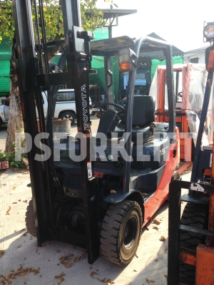 ขายรถโฟล์คลิฟท์ โตโยต้า 8FG15 เสาสูง 3 ม. จากประเทศญี่ปุ่น