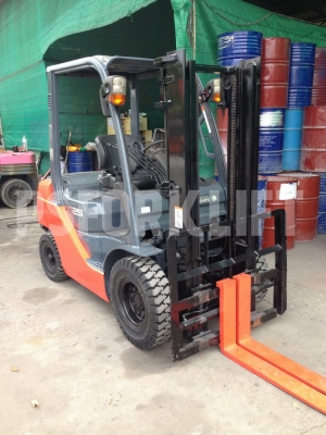 ขายรถโฟล์คลิฟท์ โตโยต้า 8FD25 เสาสูง 3 ม. จากประเทศญี่ปุ่น