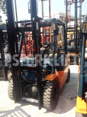 ขายรถโฟล์คลิฟท์ โตโยต้า 7FG25 เสาสูง 3 ม. จากประเทศญี่ปุ่น