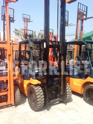 ขายรถโฟล์คลิฟท์ โตโยต้า 7FD30 เสาสูง 3 ม. จากประเทศญี่ปุ่น