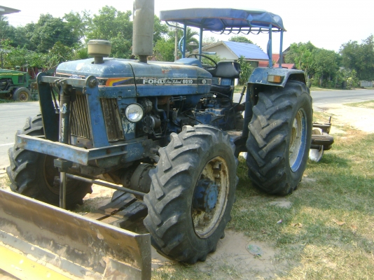 FORD 6610  ขับ 4 ล้อ อุปกรณ์ ตามภาพ  ( 420,000 บาท ) ขายด่วนๆ