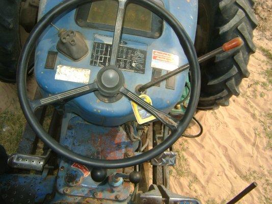 FORD 6610  ขับ 4 ล้อ อุปกรณ์ ตามภาพ  ( 420,000 บาท ) ขายด่วนๆ