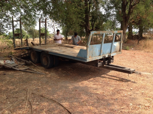 ขายรถเกี่ยวข้าวไทยเจริญ พร้อมรถเทลเลอร์ ราคา 375,000 บาท ขาย รถเกี่ยวข้าวไทยเจริญการช่าง มีภาพวีดีโอ เครื่องยนต์ ISUZU 185  แรงอุ้ม 2.5 ตัน ปั๊มไดกิ้นเบอร์ 21 ช่วงล่างตัวเดิน 10HT รถพร้อมใช้งาน โทร 081 -9972972  089-8451778