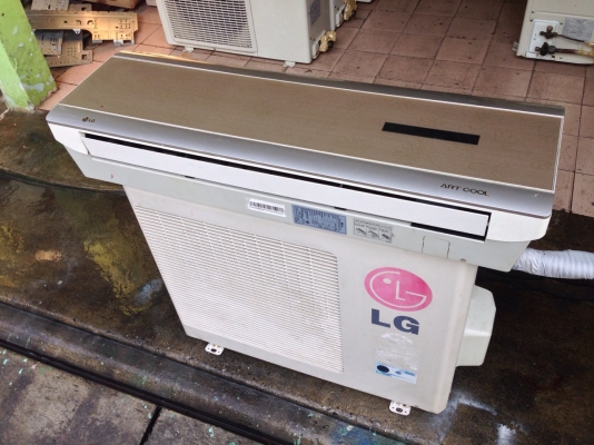 **** ขายแอร์ LG 9000 BTU ตัวARTCOOL สภาพสวย ****