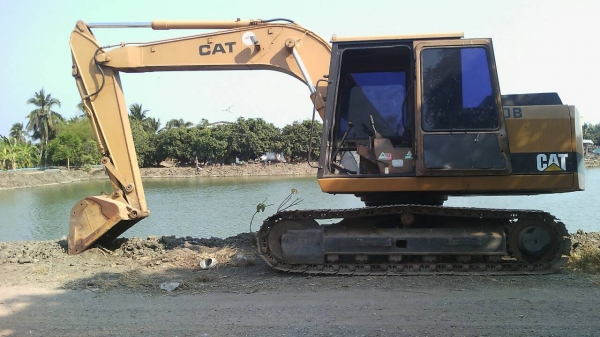 ขายด่วน CATERPILLAR  E110B เก่า - ใน  สภาพสวย   พร้อมใช้งาน   ราคาถูก    สนใจโทร   089-3818694  ดวงนภา  เตียวตระกูล