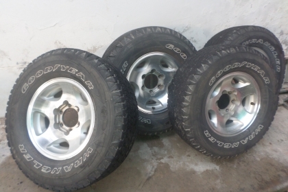 ขายล้อแมกซ์ อินฟินีตี้ ออฟโรด พร้อมยาง GOODYEAR ขอบ 15 สวยๆ ถูกๆ จำนวน 4 ล้อ ดอกยังเหลือเยอะ ใช้ได้อีกนาน