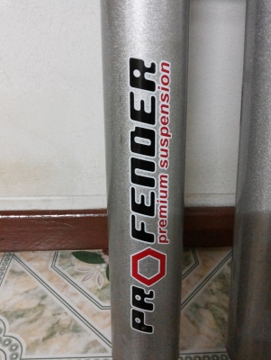 ขายโช้คแก็ส PROFENDER หนืดๆเลยครับ มี 2 คู่