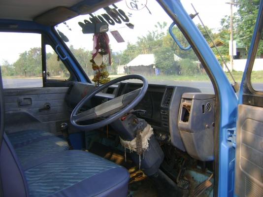 NKR  เกียร์สั้น  รถปี 36  ราคา  275,000  บาท