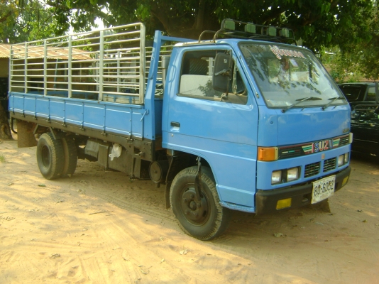 NKR  เกียร์สั้น  รถปี 36  ราคา  275,000  บาท