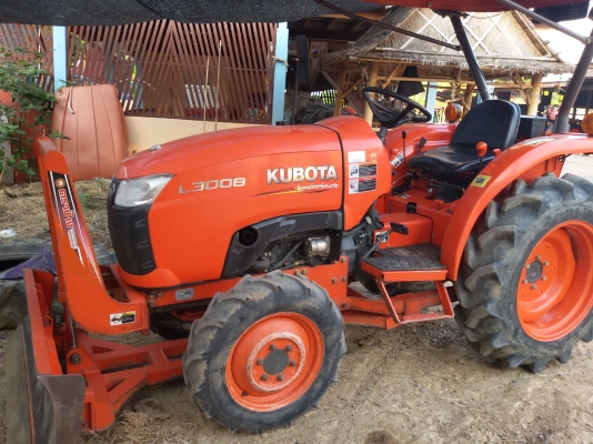 ปัญญาแทรคเตอร์..จัดมาให้ครับ ด่วน!!!คูโบต้า L3008 ใบมีดคานล่าง พร้อมผาน 5 (ทำงาน 858ชม.)รถไร่สีเดิมๆ(อ.คลองขลุง จ.กำแพงเพชร)