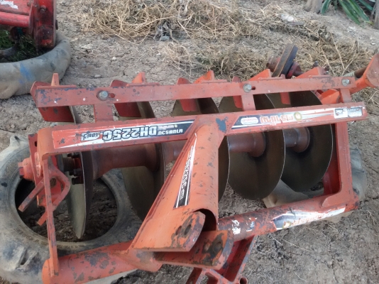 ปัญญาแทรคเตอร์..จัดมาให้ครับ ด่วน!!!คูโบต้า L3008 ใบมีดคานล่าง พร้อมผาน 5 (ทำงาน 858ชม.)รถไร่สีเดิมๆ(อ.คลองขลุง จ.กำแพงเพชร)