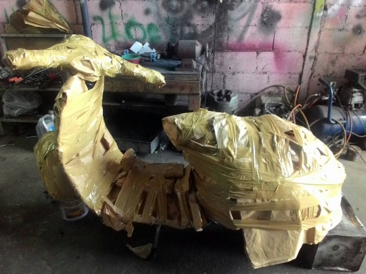 เอเซียเวสป้า---->>จัดส่งรถvespa 64 ขึ้นโครง สีดำ ให้คุณก๊อบ จ.น่าน เรียบร้อย10/03/2558