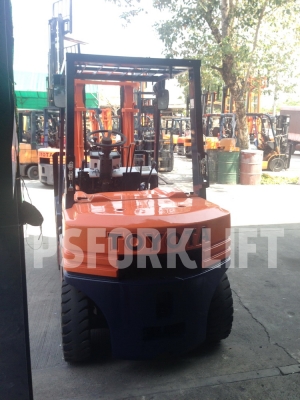 ขายรถโฟล์คลิฟท์ โตโยต้า 5FG25 เสาสูง 3 ม. จากประเทศญี่ปุ่น