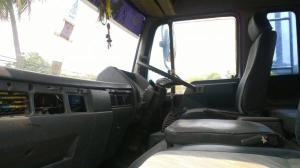 ขาย 10 ล้อพื้นเรียบ เพลาเดียว FL3H เครื่องเดิม HO7D 195 แรงม้า เกียร์เดิม คัสซีสวยตลอดเส้น ทะเบียนพร้อมโอน ราคาต่อรองได้ครับ ขาย 10 ล้อพื้นเรียบ เพลาเดียว FL3H เครื่องเดิม HO7D 195 แรงม้า เกียร์เดิม คัสซีสวยตลอดเส้น ทะเบียนพร้อมโอน ราคาต่อรองได้ครับ