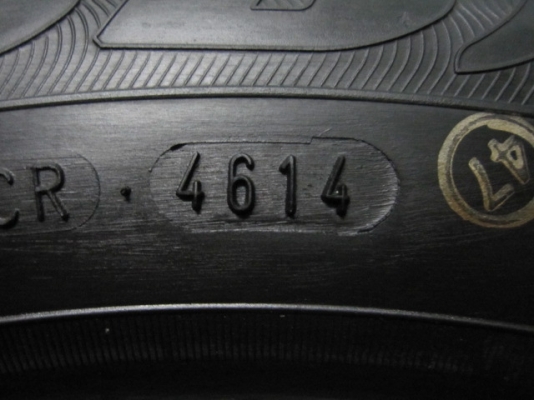 ขายยางติดรถป้ายแดง Honda Jazz ยางปี 14 ขนาด 175 65R 15 สภาพใหม่มากๆ