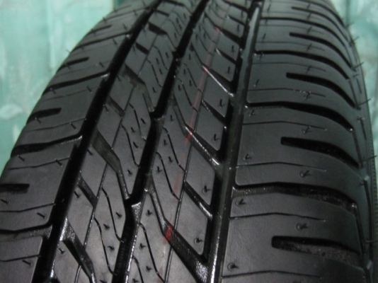 ขายยางติดรถป้ายแดง Honda Jazz ยางปี 14 ขนาด 175 65R 15 สภาพใหม่มากๆ