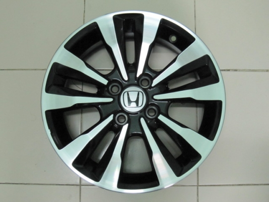 ขายล้อแม็ก Honda City ขอบ 15 ทำสีร่องดำ ปัดเงามาใหม่