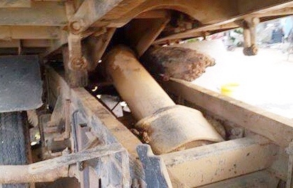 HINO KM 100 HP DM100 หกล้อดั๊มพ์ กระบะดั๊มพ์เหล็ก 5 ตันความยาว 3.60 เมตรสภาพดีไม่มีผุพร้อมบรรทุกหนักได้เลยครับ เครื่องยนต์แรงดีเดิมดีใช้งานได้ปกติดีครับ หัวเก๋งไม่ผุยังคงสภาพดีเดิมบางภายในคอนโซลยังดีอยู่ เบาะมีขาดตามสภาพครับ พวงมาลัยเพาเวอร์ ช่วงล่างใหญ่ค HINO KM 100 HP DM100 หกล้อดั๊มพ์ กระบะดั๊มพ์เหล็ก 5 ตันความยาว 3.60 เมตรสภาพดีไม่มีผุพร้อมบรรทุกหนักได้เลยครับ เครื่องยนต์แรงดีเดิมดีใช้งานได้ปกติดีครับ หัวเก๋งไม่ผุยังคงสภาพดีเดิมบางภายในคอนโซลยังดีอยู่ เบาะมีขาดตามสภาพครับ พวงมาลัยเพาเวอร์ ช่วงล่างใหญ่ค