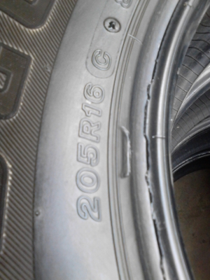205R16C  BRIDGESTONE DUELER HT 840   ชุด 4 เส้น TEL.081-427-3941