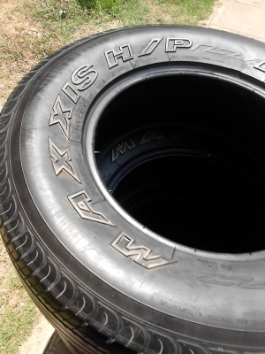 235/70R15 MAXIS H/P BRAVO 600 ตัวหนังสือขาว  ชุด 4 เส้น  TEL.081-427-3941