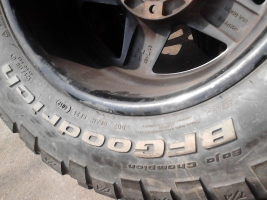 265/70R17 แม๊ก เบ้ดเล่ พร้อมยาง BF Goodrich ALL Terrain T/A  ชุด 4  ล้อ  ปี 2012  TEL.081-427-3941