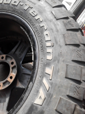 265/70R17 แม๊ก เบ้ดเล่ พร้อมยาง BF Goodrich ALL Terrain T/A  ชุด 4  ล้อ  ปี 2012  TEL.081-427-3941