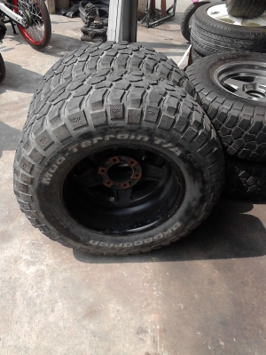 265/70R17 แม๊ก เบ้ดเล่ พร้อมยาง BF Goodrich ALL Terrain T/A  ชุด 4  ล้อ  ปี 2012  TEL.081-427-3941