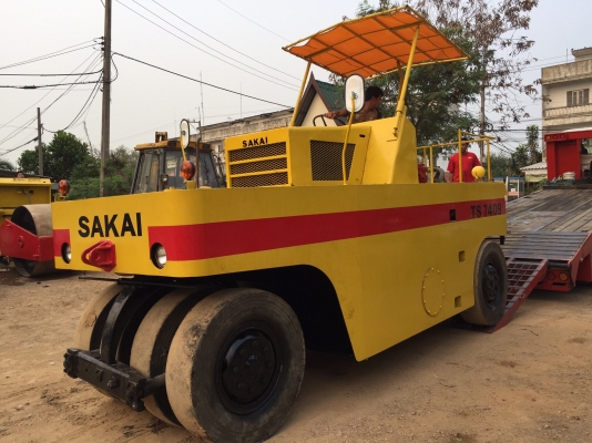ต้องการขายรถบดล้อยาง9ล้อSAKAI TS7409 พร้อมใช้งาน เล่มทะเบียน