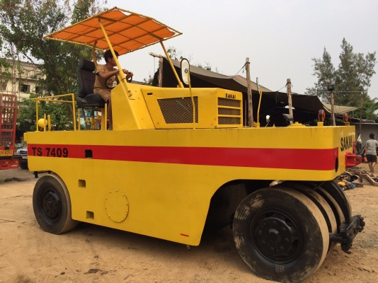 ต้องการขายรถบดล้อยาง9ล้อSAKAI TS7409 พร้อมใช้งาน เล่มทะเบียน
