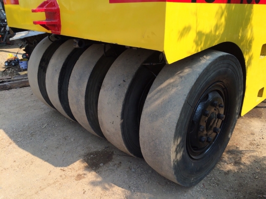 ต้องการขายรถบดล้อยาง9ล้อSAKAI TS7409 พร้อมใช้งาน เล่มทะเบียน