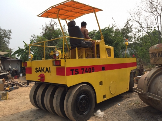 ต้องการขายรถบดล้อยาง9ล้อSAKAI TS7409 พร้อมใช้งาน เล่มทะเบียน