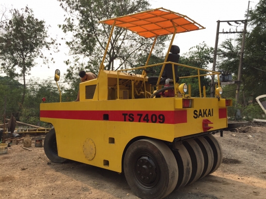ต้องการขายรถบดล้อยาง9ล้อSAKAI TS7409 พร้อมใช้งาน เล่มทะเบียน