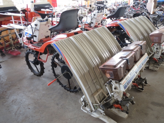 รถดำนาแบบนั่งขับ คูโบต้า 4แถว พร้อมใช้งาน