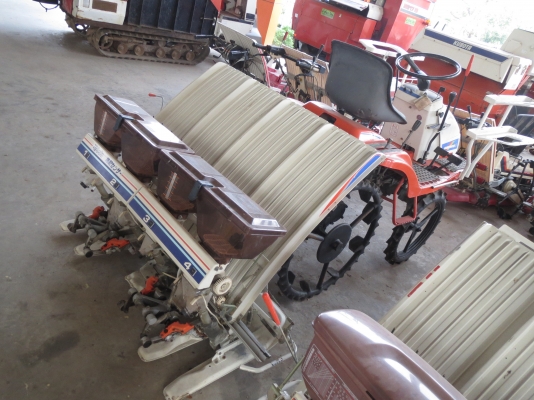 รถดำนาแบบนั่งขับ คูโบต้า 4แถว พร้อมใช้งาน