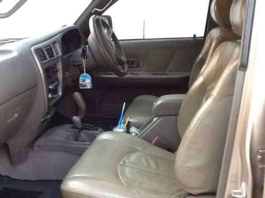 Sport Cruiser 4WD เครื่องดีเซล เกียร์อัตโนมัติ ปี 2003 สีทอง Sport Cruiser 4WD เครื่องดีเซล เกียร์อัตโนมัติ ปี 2003 สีทอง