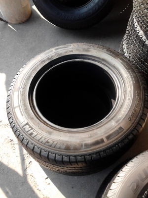 215/70R15 MICHELIN AGILIS  มี 1 เส้น ปี 2012  TEL.081-427-3941