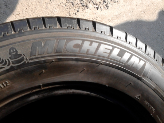 215/70R15 MICHELIN AGILIS  มี 1 เส้น ปี 2012  TEL.081-427-3941