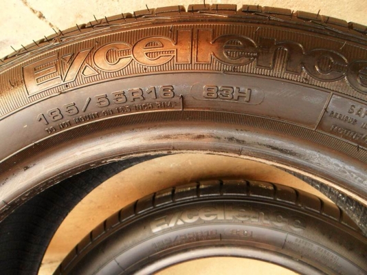 ยางขอบ16 กู๊ดเยียร์185-55-R16ลงพื้นกลางปี14(4เส้น3,600บ)ดอกหนา95\% ยางขอบ16 กู๊ดเยียร์185-55-R16ลงพื้นกลางปี14(4เส้น3,600บ)ดอกหนา95\%