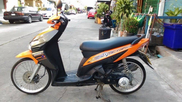 Click play ปี 51 หลุดจำนำ เครื่องเดิมๆ เอกสารจำนำครบ ต่อภาษี พรบ.ได้ โอนไม่ได้