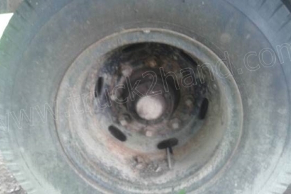 หางพื้นเรียบ   2  เพลา สามมิตร  หางปี 2542  ยาว  12.40  เมตร  กว้าง  2.5   เมตร