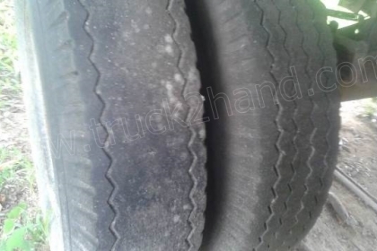 หางพื้นเรียบ   2  เพลา สามมิตร  หางปี 2542  ยาว  12.40  เมตร  กว้าง  2.5   เมตร