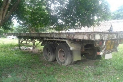 หางพื้นเรียบ   2  เพลา สามมิตร  หางปี 2542  ยาว  12.40  เมตร  กว้าง  2.5   เมตร