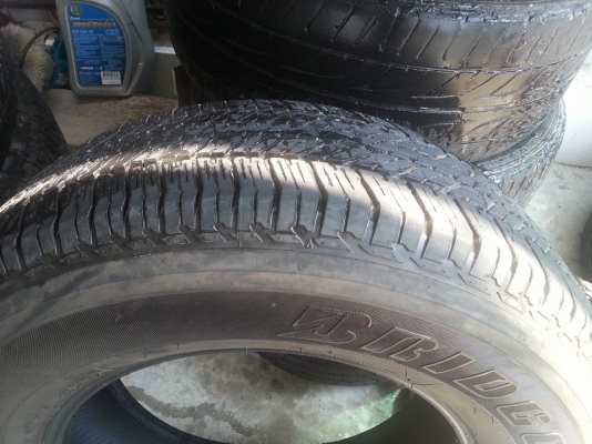 ขายยางบริสโตน ปี12 265/65/17 สี่เส้น3000บาท ดอกหนา ไม่กินซ้ายกินขวา ใช้ได้อีกนาน ไม่บวมรับประกัน