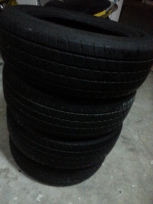 ขายยางดันลอป ปี11 185/60/15 สี่เส้น 2200 บาท