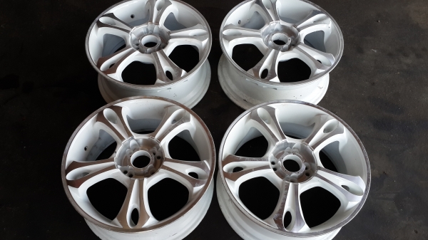 ขอบ 17 4รู100/114 แม็กเปล่าไม่มียาง